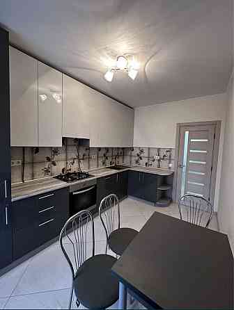 Оренда 3 кімнатна квартира Майзлі вул.Незалежності 146 Центр Ивано-Франковск