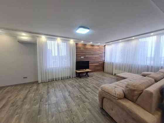 Ексклюзивна 3- кімнатна квартира вул.Козацька 9/1 на короткий термін! Черкаси