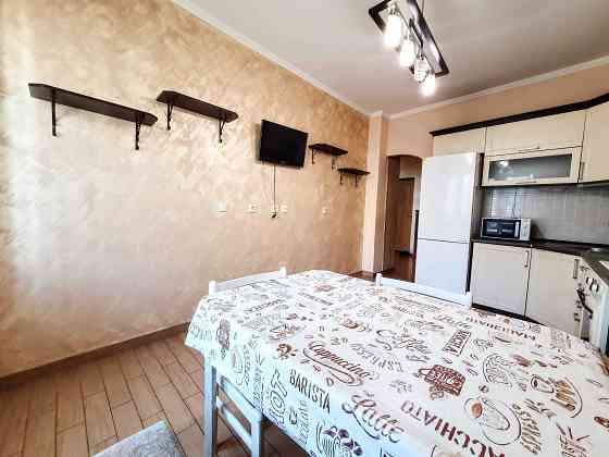 Здається 1 кімнатна "НОВОБУДОВА" на вул.РУСЬКА (меблі "МАЙЯ"). Чернівці