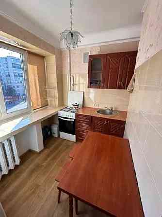 Продається 1-к метро Чернігівська  Лісовий Масив Киев