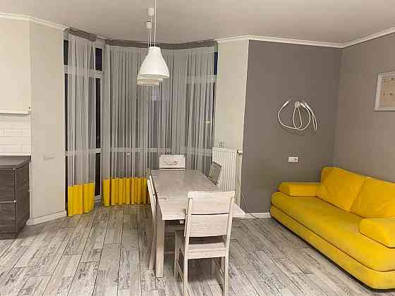 Сдам 1-комн.  квартиру-студио  возле метро с дизайнерским ремонтом Киев