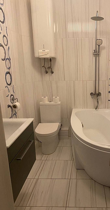 Сдам 1-комн.  квартиру-студио  возле метро с дизайнерским ремонтом Київ - зображення 8