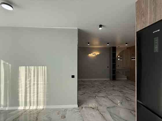 Центр , стильна 1кім+ кухня вітальня Новобудова на вул . Бандери! Івано-Франківськ