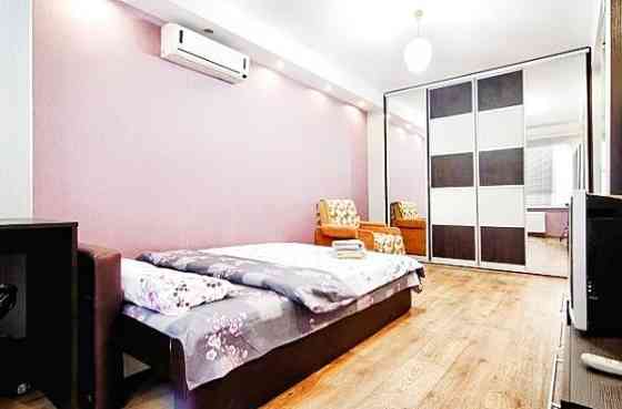 1я кв Оболонь м. Мінська 7 хв пішки Киев