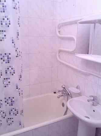 метро Печерская и Дворец Украина 2х квартира Киев