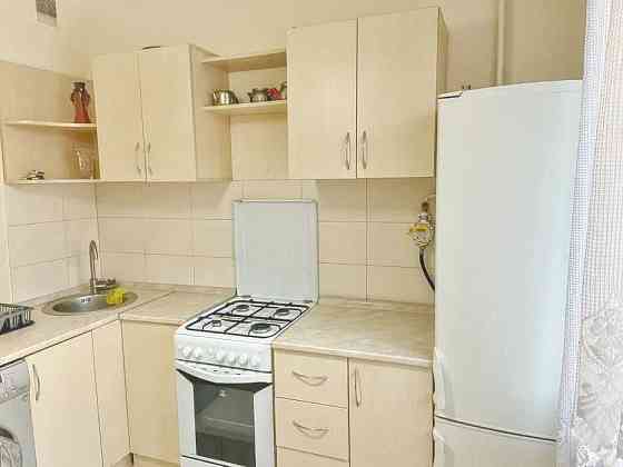 метро Печерская и Дворец Украина 2х квартира Киев