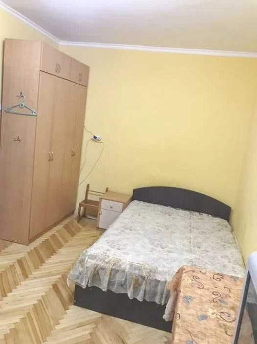 метро Печерская и Дворец Украина 2х квартира Киев - изображение 1