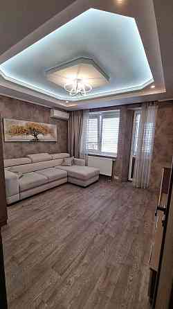 Здається гарна двох кімнатна видова квартира Киев