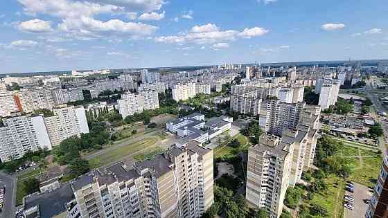 Здається гарна двох кімнатна видова квартира Киев