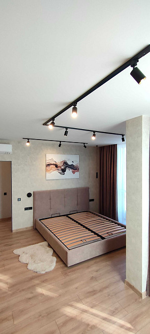 Продам 2к квартиру Варшавский плюс евроремонт Правды 51 Ретровиль Киев - изображение 1