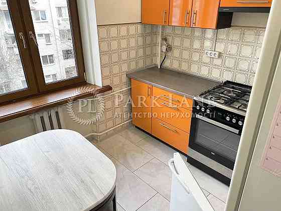 Волоська 20. 2-х кімнатна. Контрактова площа. Киев