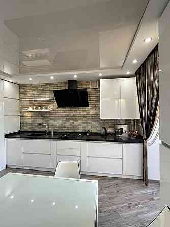 Сдам 3-ком квартиру Дафи район Гагарина /закрытый двор Дніпро