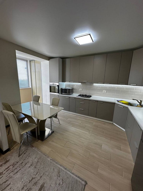 СуперЦіна! 2-кімнатна в заселеній новобудові! Виставка, меблі,техніка Хмельницький - зображення 2