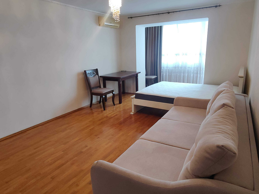 Оренда просторої 1-кімнатної квартири в центрі Черкас Черкаси - зображення 1