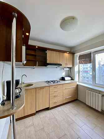 Затишна двокімнатна Оболонь  м.Минська 3хв. Киев