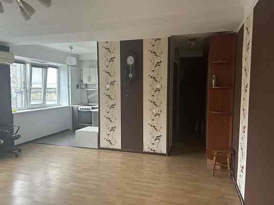 Продам квартиру від власника вільна до заселення Привокзальна Киев