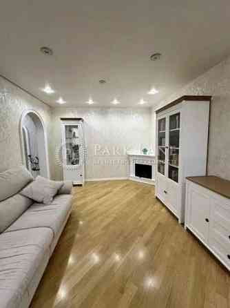 ТЕРМІНОВО! Гарна 3-кім.Дніпровський рн вул.Райдужна,37 Паркові Озера Киев