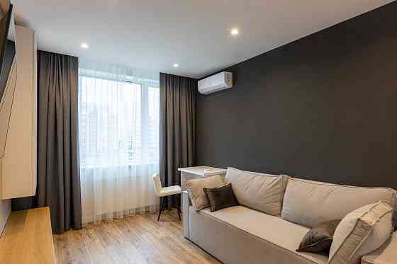 Здам 1-кімнатну квартиру ЖК Варшавський(власниця).Дизайнерський ремонт Киев