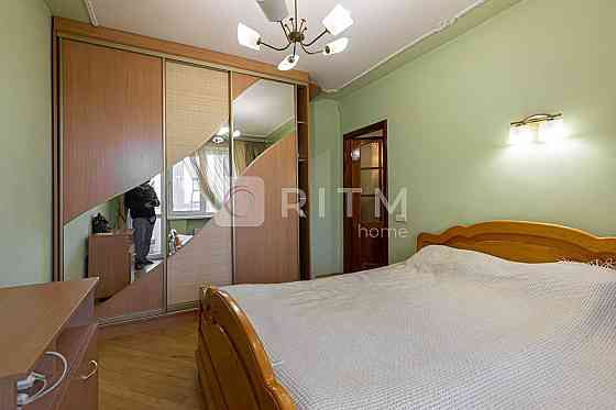 3-к. квартира з індивідуальним опаленням по вул. Й. Сліпого. Львов