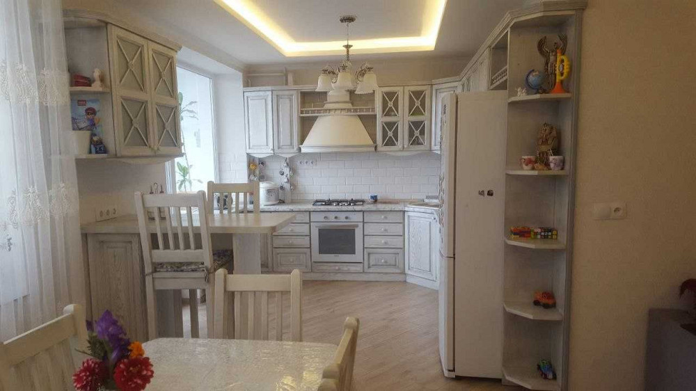 Від власника продається простора та затишна 3-кімнатна квартира Ужгород - зображення 1