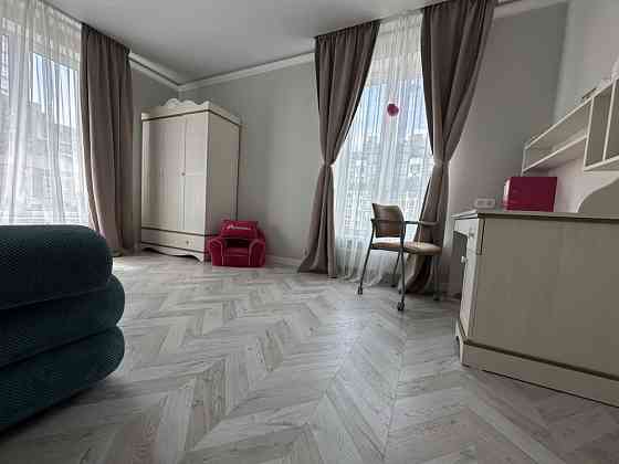 Оренда дорогоі квартири в Гранд бурже. 2 спальніі кухня-вітальня Ирпень