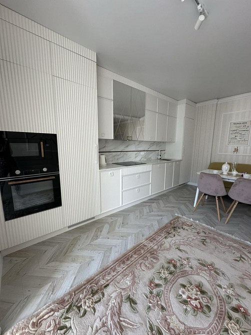 Оренда дорогоі квартири в Гранд бурже. 2 спальніі кухня-вітальня Ирпень - изображение 2