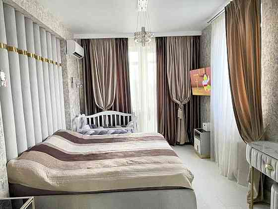 Стильная двухкомнатная квартира в малоэтажном жилом доме в Центре Одеса