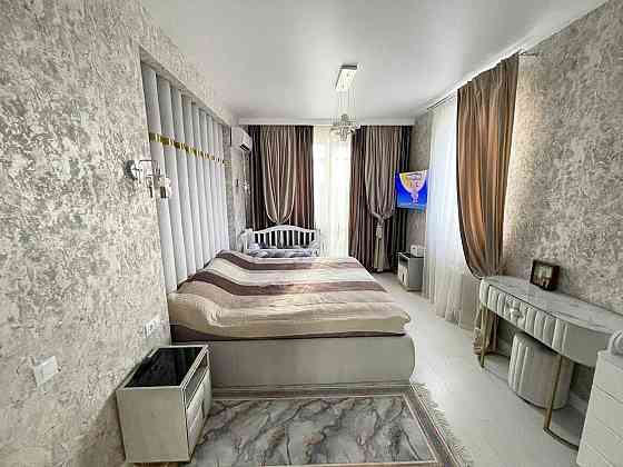 Стильная двухкомнатная квартира в малоэтажном жилом доме в Центре Одеса