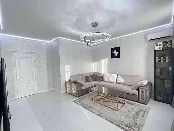 Стильная двухкомнатная квартира в малоэтажном жилом доме в Центре Одеса