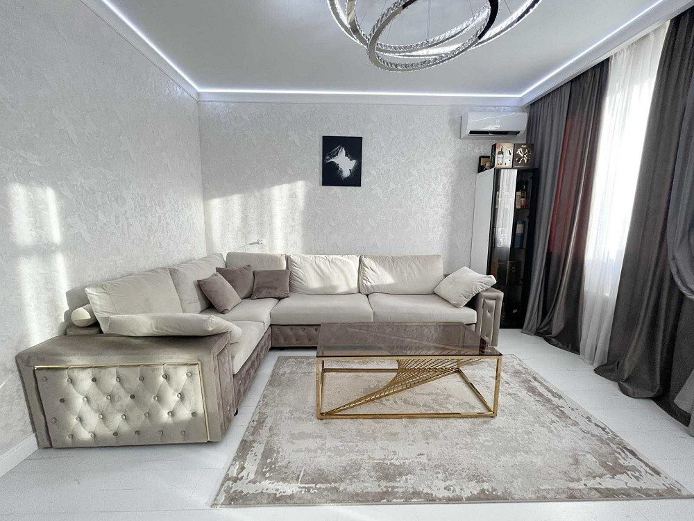 Стильная двухкомнатная квартира в малоэтажном жилом доме в Центре Одеса - зображення 1