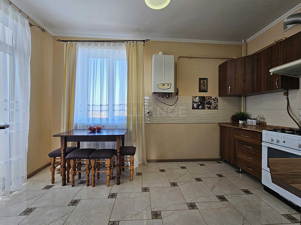 Простора 3 кімнатна квартира з ремонтом, 86м2 Івано-Франківськ - зображення 3