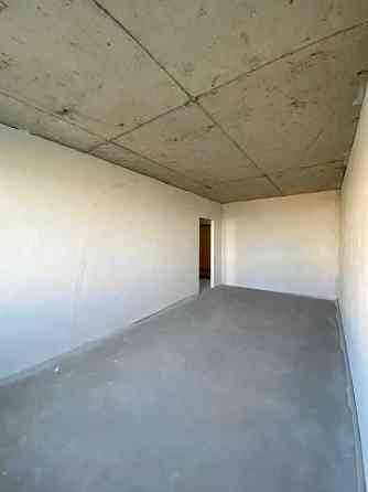 Квартира в зданому будинку в КадоррСіті. Двостороння. Середній поверх. Одеса