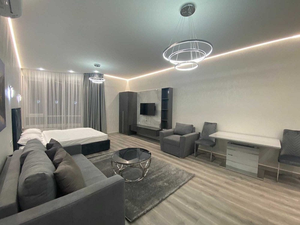 Від Власника, 1-кім, Центр, метро Палац України, вул. Антоновича 131 Киев - изображение 1