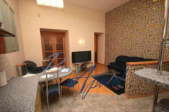 Оренда 3-к , центр ,Чикаленка , м. Площа Українських Героїв . Киев