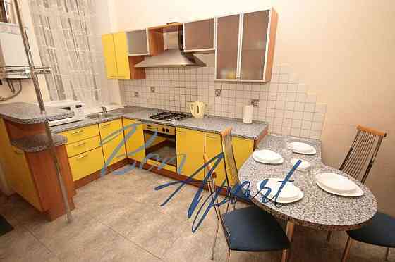 Оренда 3-к , центр ,Чикаленка , м. Площа Українських Героїв . Киев