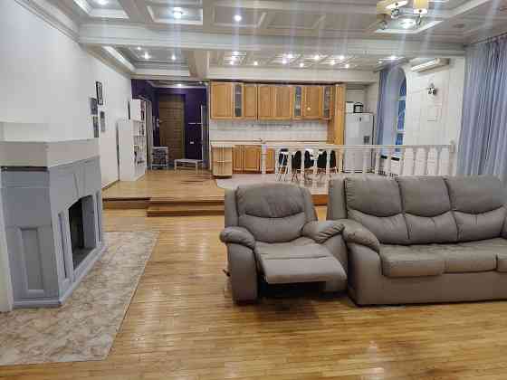 5-к Горького 14а 206м. центр міста Киев