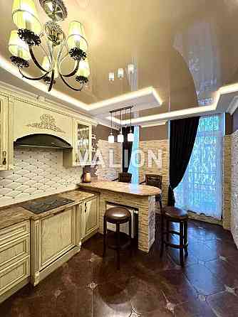 Продам 3-х кімнатну квартиру з євроремонтом по вулиці Регенераторна 4 Київ