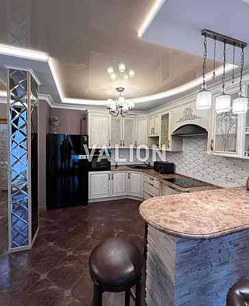 Продам 3-х кімнатну квартиру з євроремонтом по вулиці Регенераторна 4 Київ