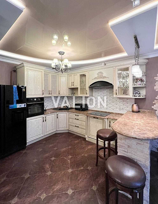 Продам 3-х кімнатну квартиру з євроремонтом по вулиці Регенераторна 4 Київ - зображення 1