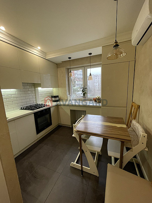 Продам шикарную 2 к квартиру(чешка) с евроремонтом 3 эт, Победа,Героев Днепр - изображение 7