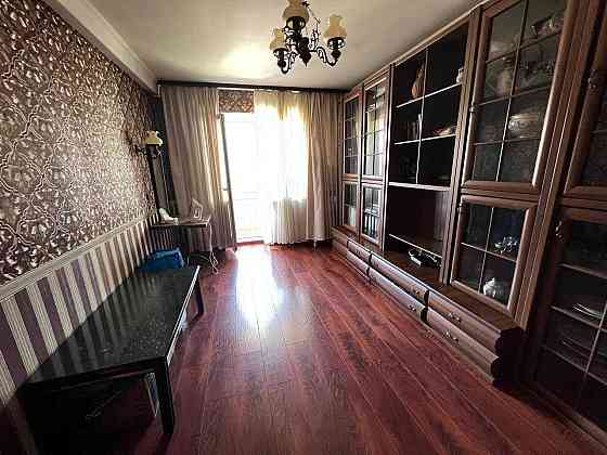 Продаж 3-х кімн. квартири на м. Печерська (вул.Коновальца 37) Київ