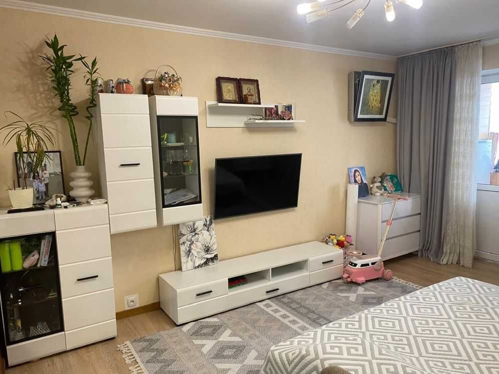 Продам 2к квартиру Троєщина Червоної Калини Маяковського Київ - зображення 2