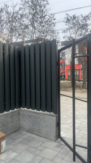 2к квартира з частковим ремонтом власним двором Гостомель - зображення 2