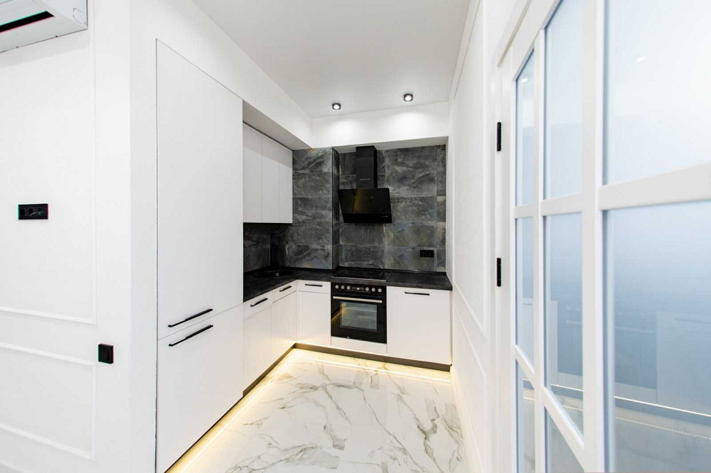 ЖК Родос, Генуэзская, кухня-студия и 2 спальни. Евроремонт. Балкон Одеса - зображення 2