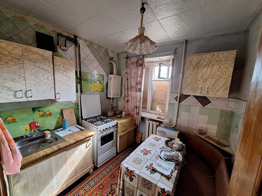 Квартира в центрі міста р-н ЦУМа Кам`янське (Нікопольський р-н) - зображення 3