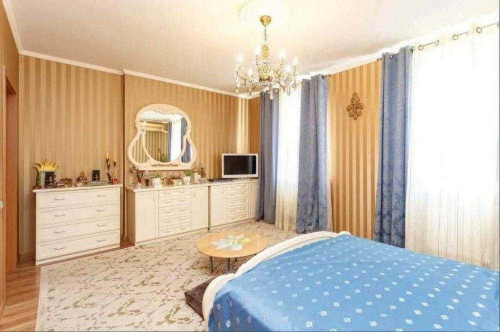 Саперно-слобідська 22 Велика 2К кв-ра казка , м. Деміівська, Голосіїво Київ - зображення 1