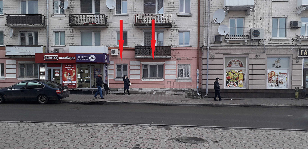 Торг. Продам квартиру на площі. 2 фасажні вікна. Перший поверх. Ніжин - зображення 2