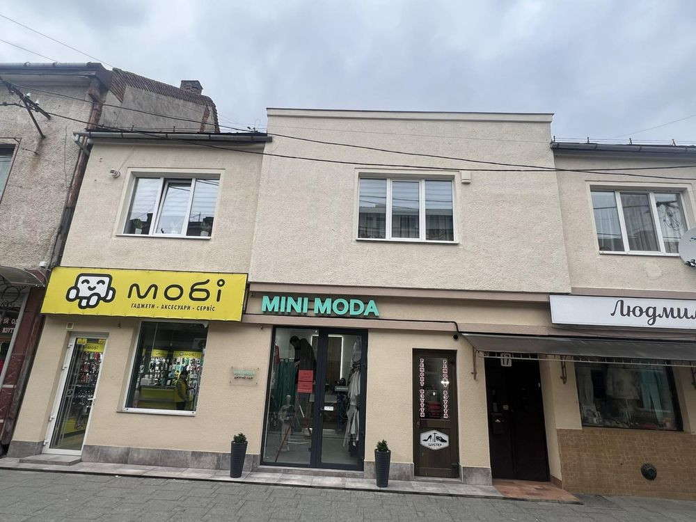 Продається дуже простора та затишна квартира в самому центрі міста Мукачево - изображение 1