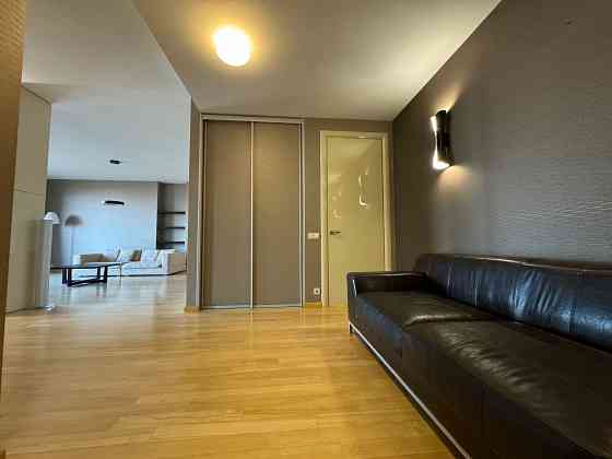 Продам 4к квартиру ул. Старокозацкая 54 (ЖК Парковый) Днепр