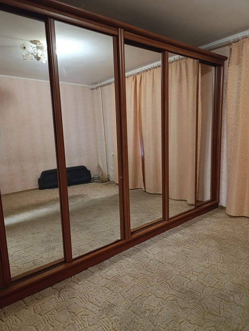 Терміново продам простору 2 кімнатну квартиру+кладовка(торг Славута - изображение 1